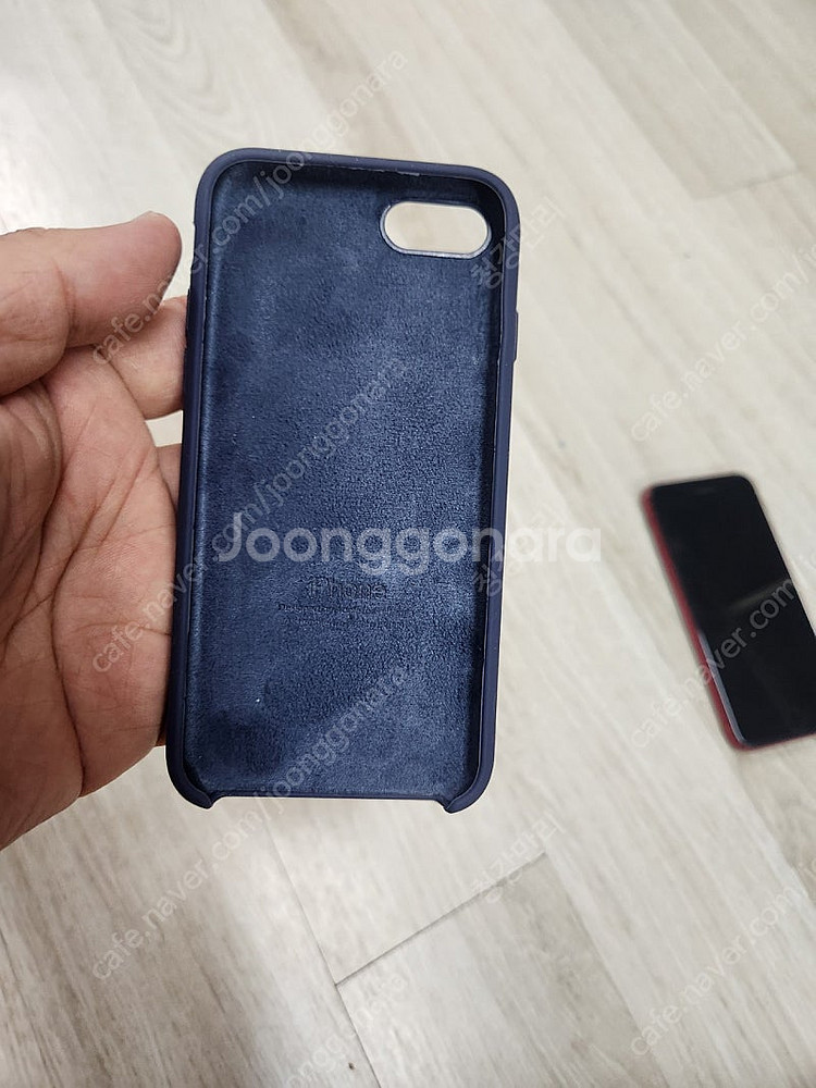 아이폰 SE2 128GB 레드 팝니다.--7