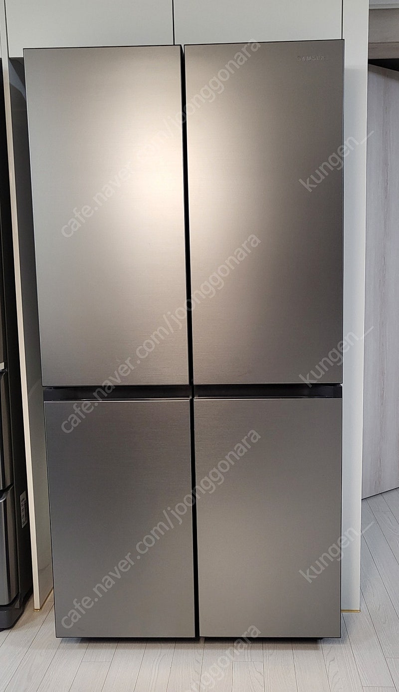 삼성 비스포크 냉장고 4도어 868L 메탈더블실버 색상 팝니다.