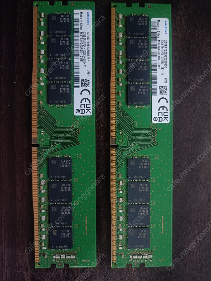 삼성전자 DDR4-3200 (32GB) 2개 14만원에 팔아요.