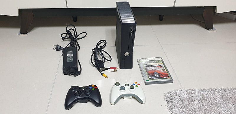 Xbox 360 팝니다