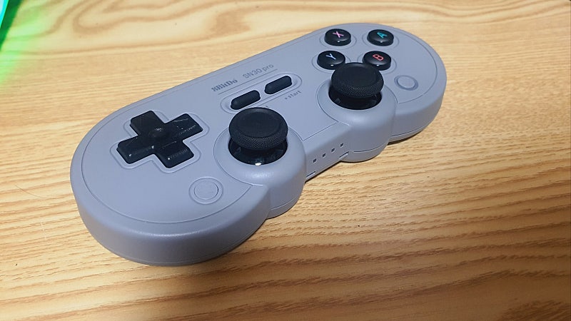 8bitdo 닌텐도 게임패드 SN30 Pro 홀이펙트 + 모바일클립 택배비 포함 55000원