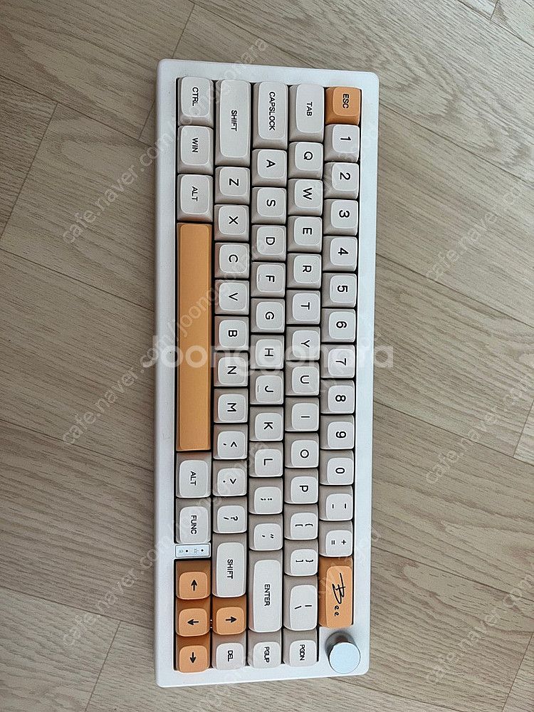 gmk67 풀박스 + 우뚜게황프 축 80알 + 꿀벌키캡...--0