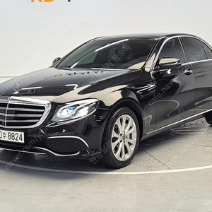 벤츠E-클래스 W213 E300 4MATIC 익스클루시브 (5인승)중고차 할부 리스 카드 저신용자 전액할부 가능