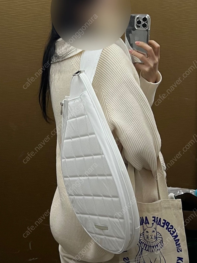 러브포티 테니스 가방 화이트 슬링백 퀄팅(새상품) 태연테니스가방