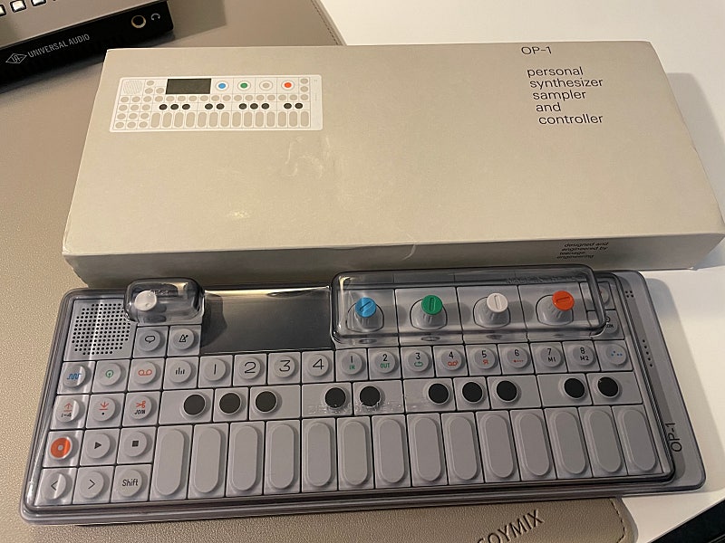 Teenage Engineering OP-1 판매합니다!