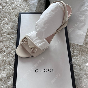 GUCCI 구찌 인터로킹 샌들힐 화이트 37.5 한점