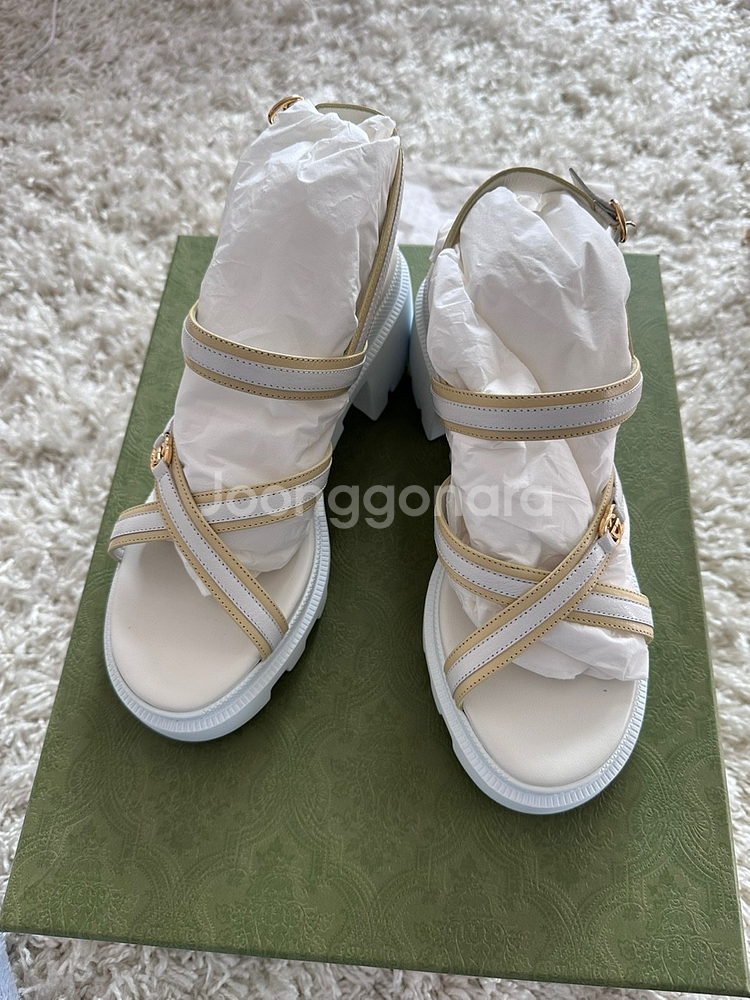 GUCCI 구찌 GG로고 스트랩 샌들 화이트--1