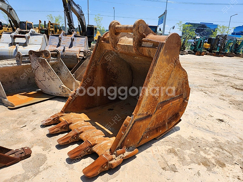 중고굴삭기 13이상 HX380LC 탈거한 클램프 본바가...--3