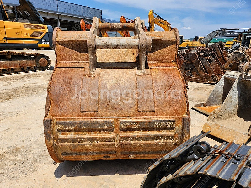 중고굴삭기 13이상 HX380LC 탈거한 클램프 본바가...--6