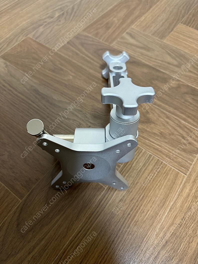 BVMM-HD Heavy-Duty Baby Vesa Monitor Mount 모니터 마운트 조명 스탠드 노트북 스피커 거치대