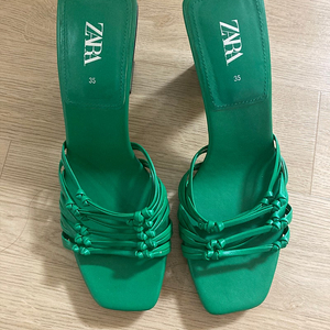 자라 뮬 자라 샌들 Zara 초록 뮬 35 만오천원