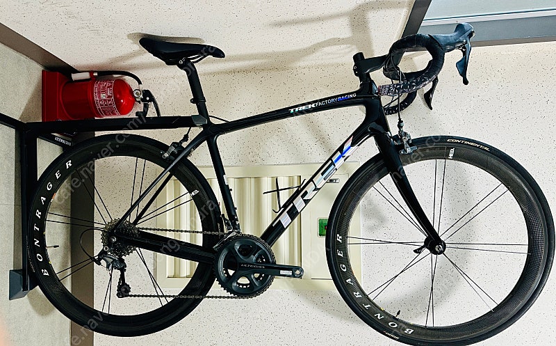 [판매] TREK DOMANE 5.2 (카본, 풀 울테그라, 카본휠, 일체형 핸들바 포함)