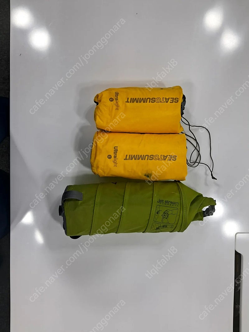 모토캠핑 경량캠핑 백패킹용 호주브랜드 씨투서밋 에어매트2개 에어펌프색