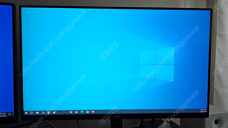 LG 32GK850F 32인치 HDR QHD (2560X1440) 144HZ 프리싱크 모니터 판매합니다.