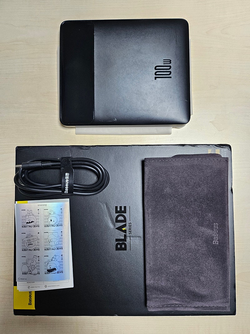 베이스어스 블레이드 보조배터리 1세대 팝니다 (20000mAh, 100W)