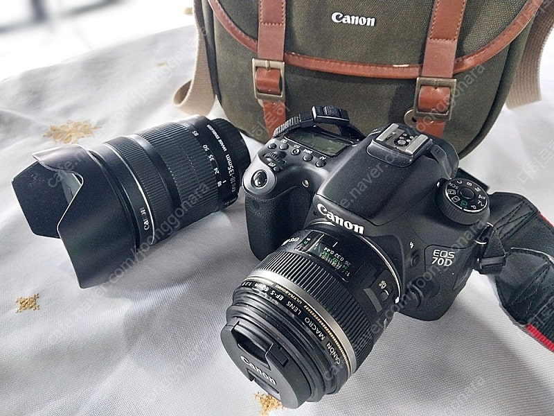 Canon EOS 70D와 렌즈 2개 (EFS 60mm, EFS 18-135mm) 세트 구성