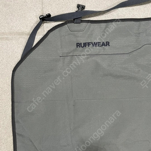 Ruffwear 러프웨어 차량용 애견 시트커버 팝니다.