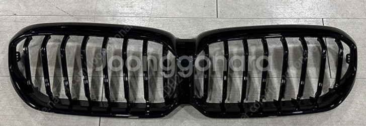 G30 LCI 유광블랙 그릴판매합니다.--0