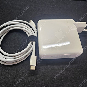 애플 맥세이프 정품 87W USB-C 어댑터 팝니다.