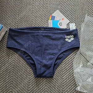 아레나 남자수영복 삼각(크래식한 디자인)