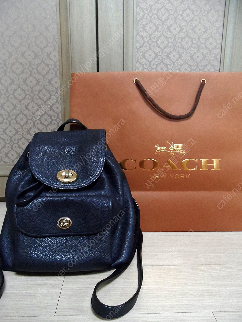 COACH 코치 백팩 (네이비) 보증서/더스트백/코치 쇼핑백 포함 199,000원 (무료배송)/ 가죽 상태 좋음