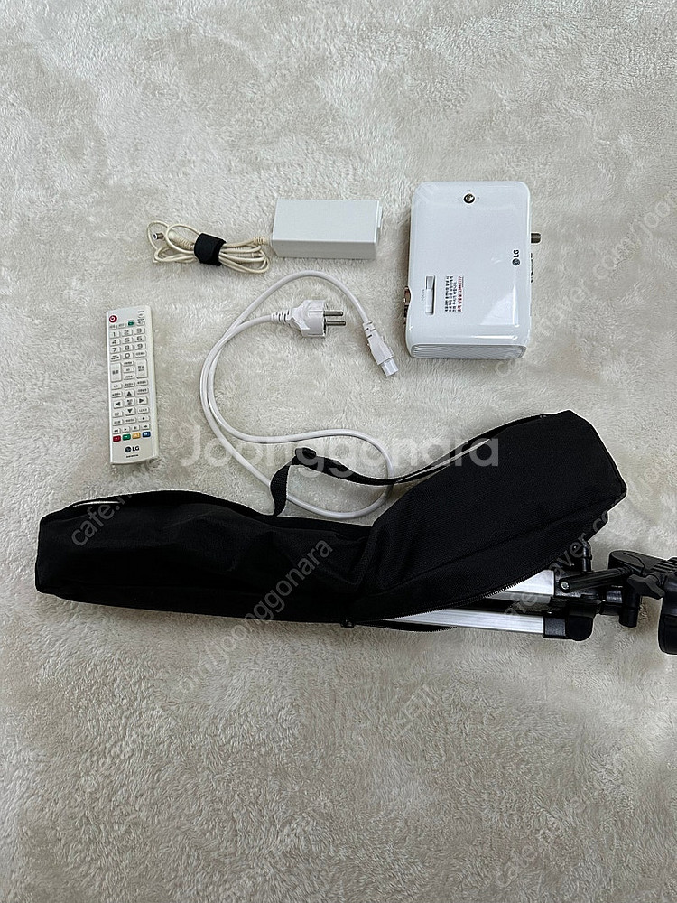 캠핑용 LG씨네빔 PH550 운포10만원에 팝니다--0
