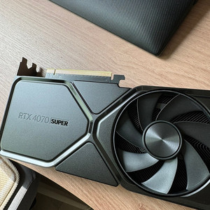 RTX 4070 SUPER FE 팝니다. 75만