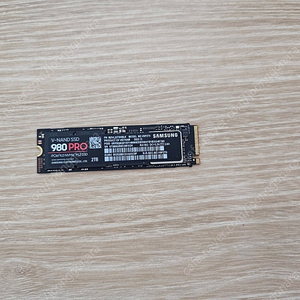 삼성 PM9A1 SSD 2테라 택포 17만원에 팝니다.