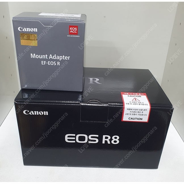 캐논 EOS R8 + EF-EOS R 어댑터 미개봉 새상품 팝니다.