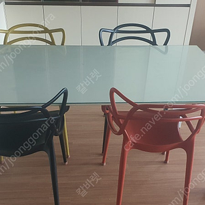 카르텔 식탁 판매합니다 (Kartell Four Table)