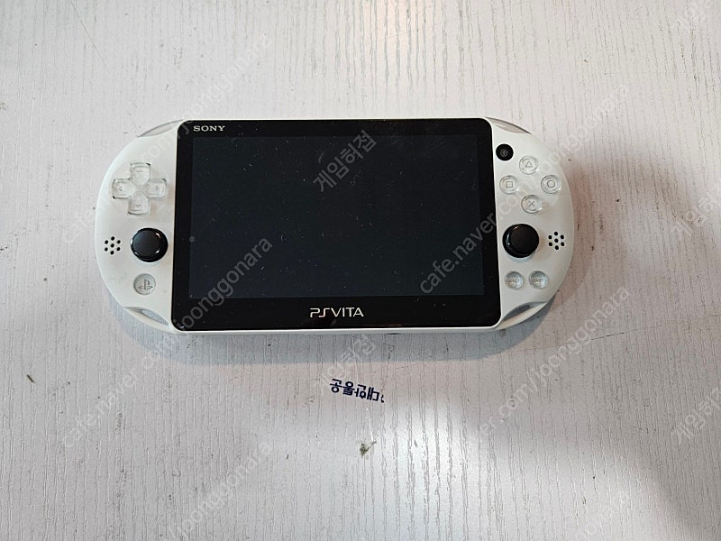 ps vita 2세대 글레이셔화이트 노박스 충전기없는셋 팝니다