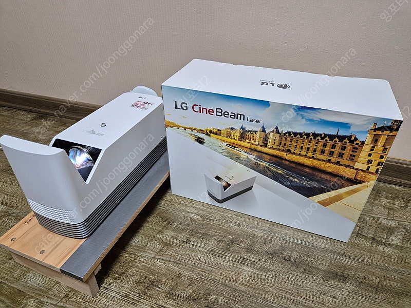 LG 초단초점 프로젝터 시네빔 HF85LA 판매