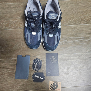 뉴발란스 991 V2 Made in UK Dark Navy Soked Pearl(270) 판매합니다.