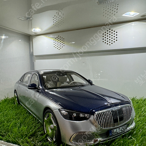 1:18 노레브 Maybach S680 블루-실버 불판휠 판매합니다.