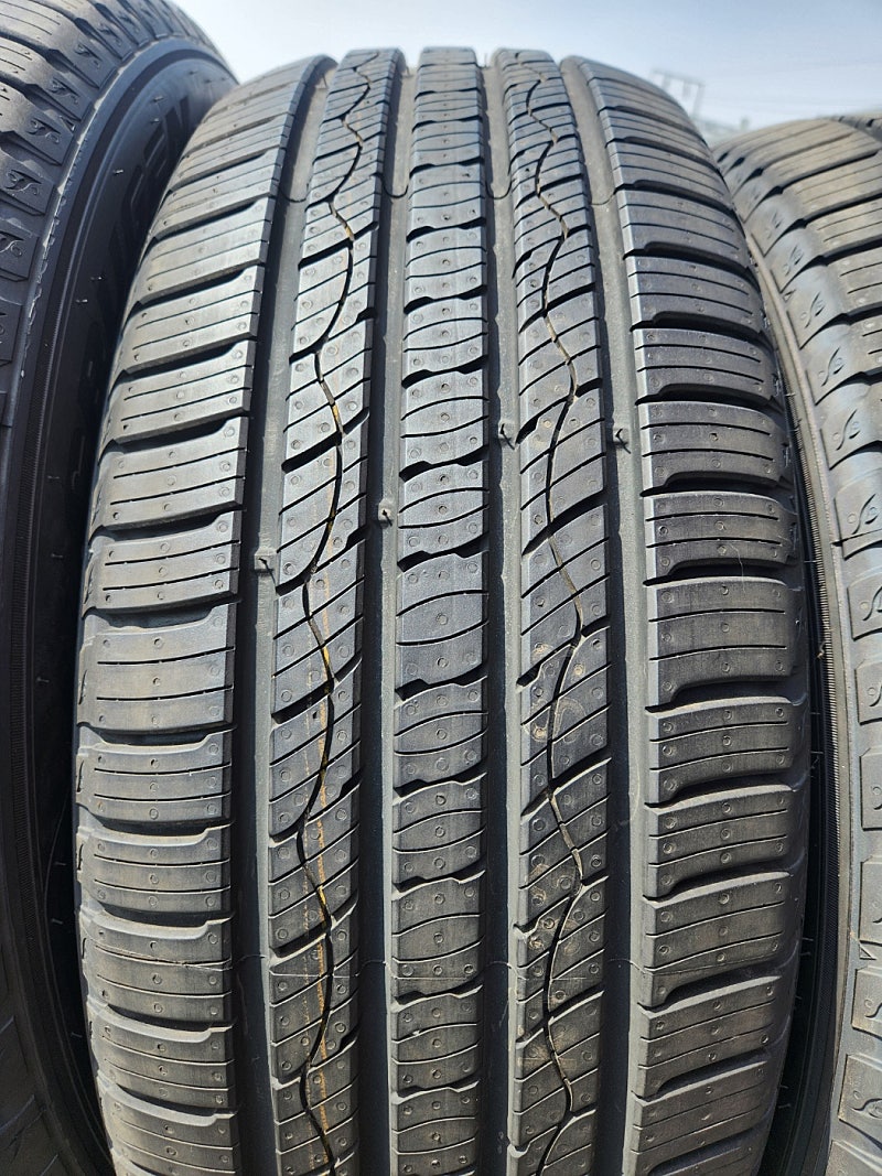 [판매] 금호 KL33 넥센 RH7 255/60R18 24년 신품급 임판 타이어 팝니다