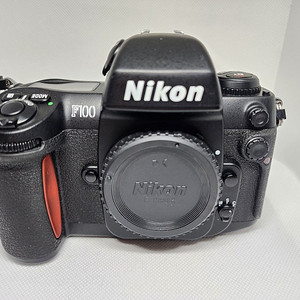 니콘 F100 SLR 카메라 팝니다.