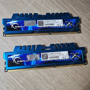 지스킬 DDR3 F3-2400C11D-8GXM 19200 메모리 4GB 2개 팝니다