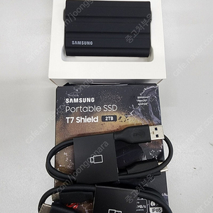 삼성전자 포터블 SSD T7 Shield 블랙 2TB 22만원에 판매합니다.