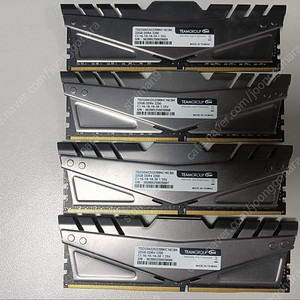 TeamGroup T-Force DDR4 32G PC4-25600 CL16 DARK Z GREY 2개 14만원에 팔아요 DDR4-3200 32기가 2개 64기가