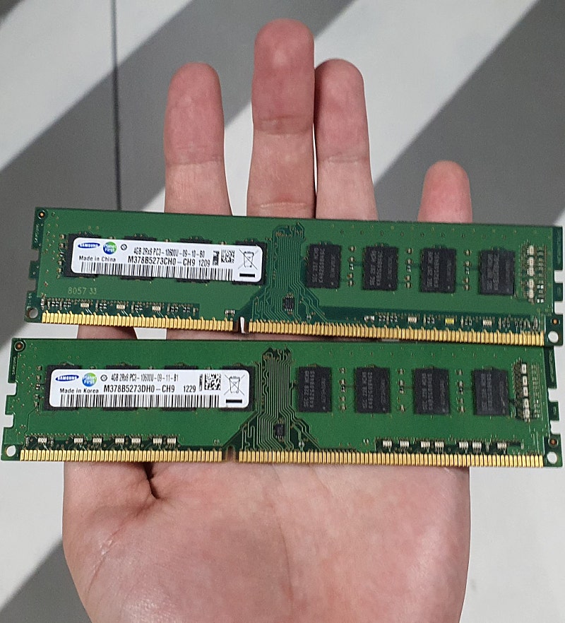 삼성 램 RAM 4gb 2개, GTX 650 zalman 1gb 1개 팝니다.