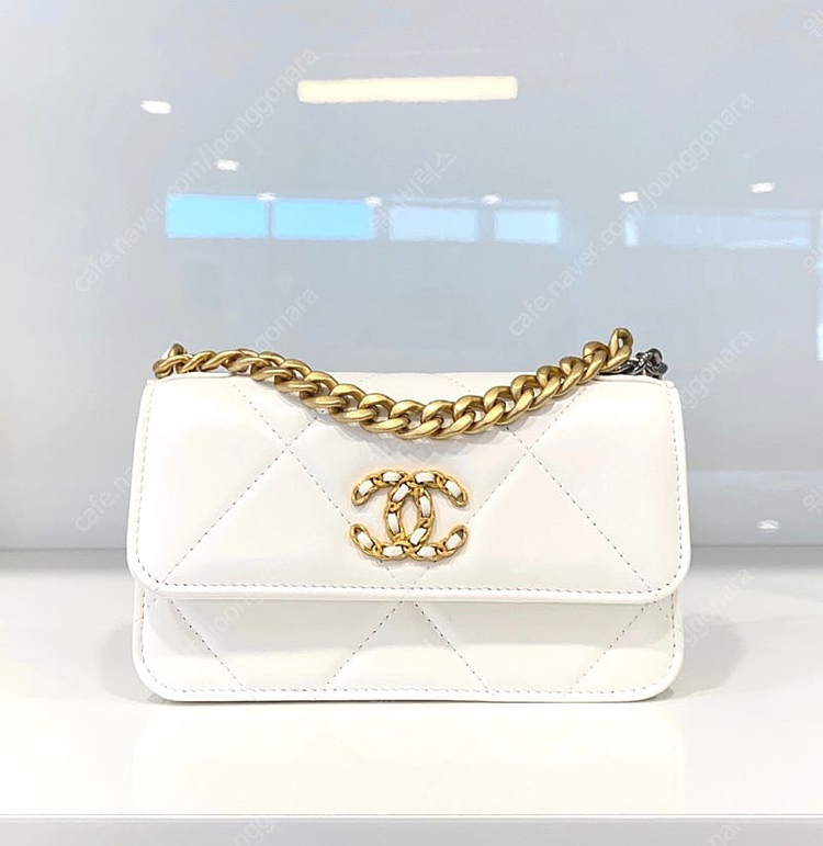 [전시급] 샤넬 19 체인 플랩 WOC 크로스백 램스킨--1