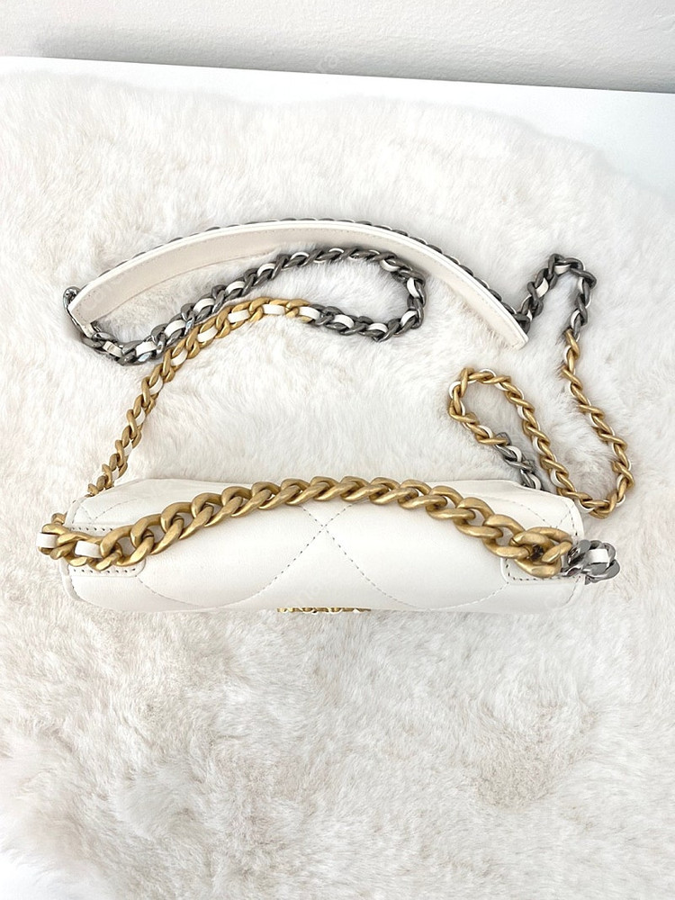 [전시급] 샤넬 19 체인 플랩 WOC 크로스백 램스킨--7