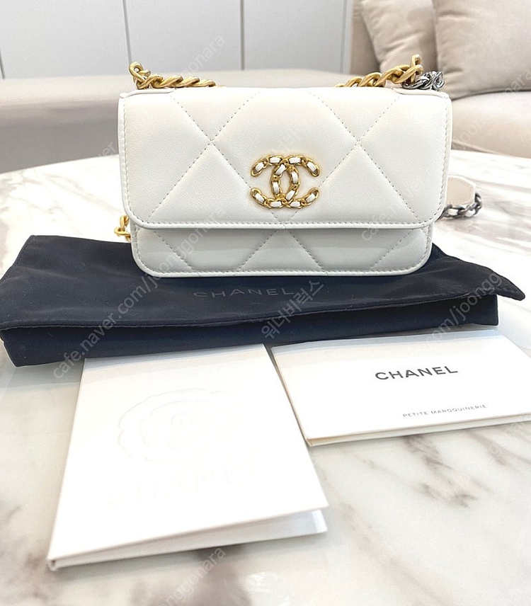 [전시급] 샤넬 19 체인 플랩 WOC 크로스백 램스킨--9