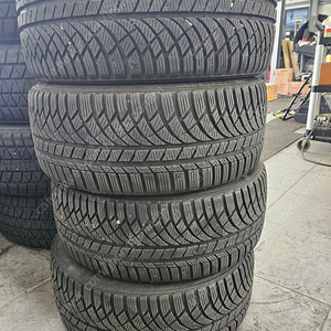 금호 윈터크래프트 225/45R17 4개에 16만원