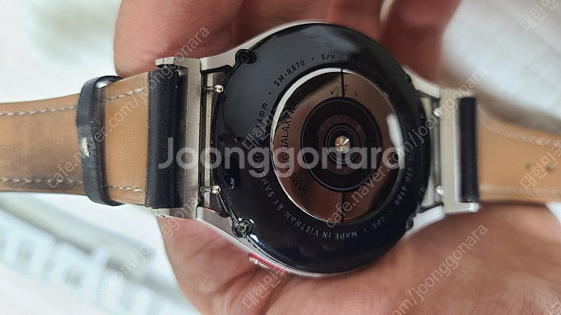 갤럭시워치4 44mm 실버 판매합니다.--1