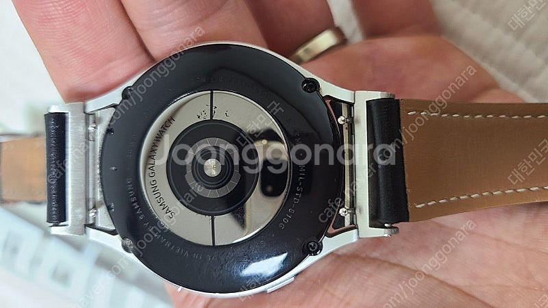 갤럭시워치4 44mm 실버 판매합니다.--2