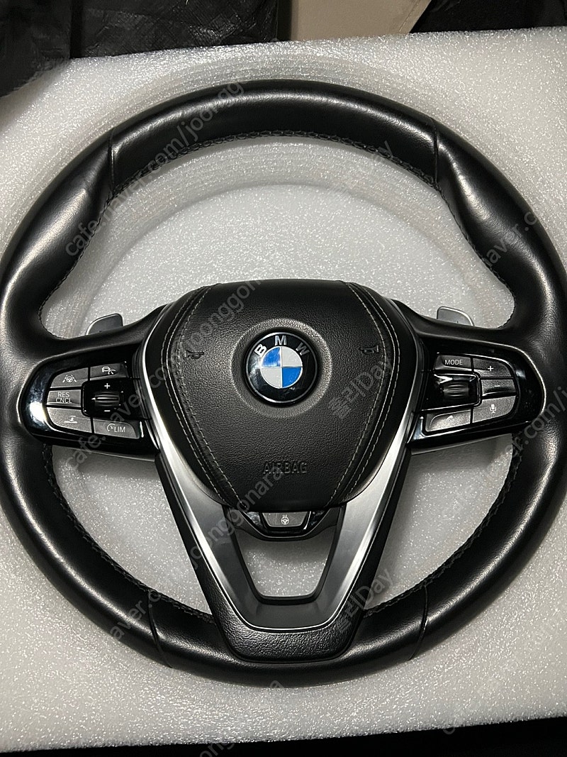 BMW G30 M팩 순정 풀옵션 id6 핸들 팝니다