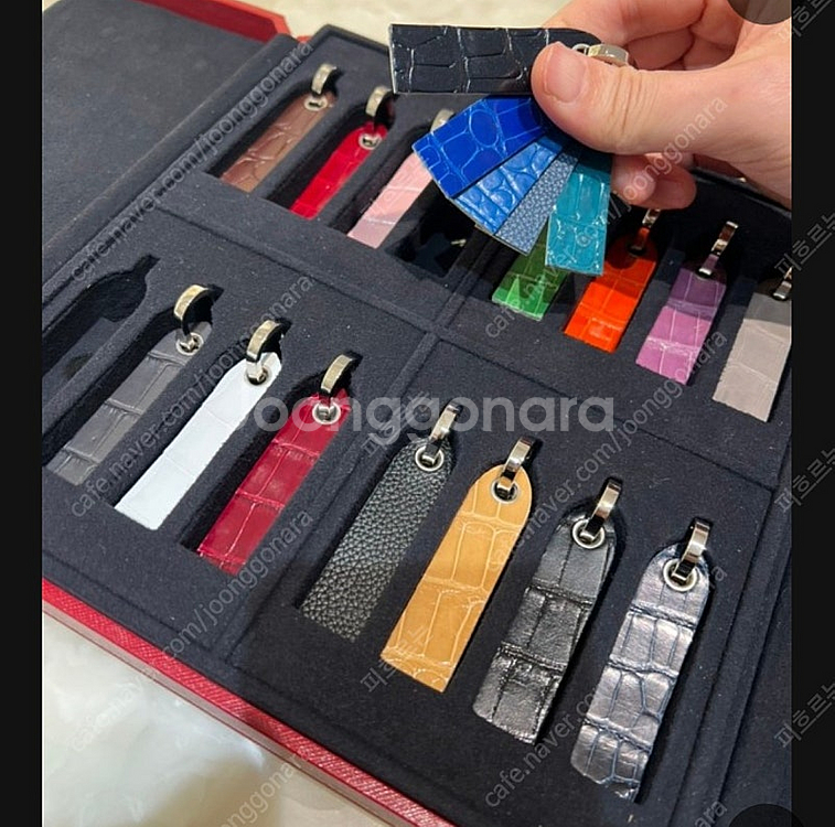 까르띠에 탱크머스트 xl스트랩 D버클 구매합니다.--0