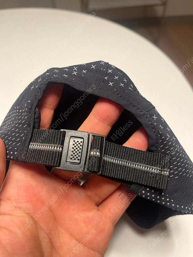 살로몬 XA 리플렉티브 러닝(트레일) 모자 판매 합니다--1