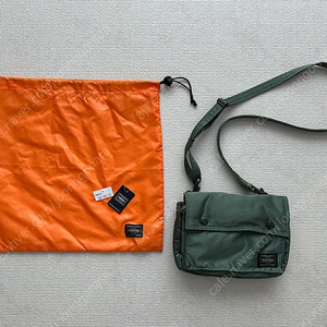 요시다포터 탱크 숄더백 세이지그린